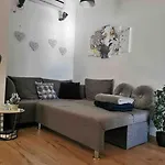 Mela 오레비츠